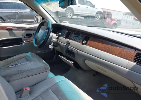 2002 Lincoln Town Car Executive from USA, damaged, VIN 1LNHM81W32Y609706